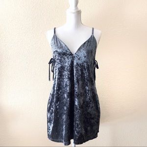 Tobi | Valari Velvet Shift Dress M